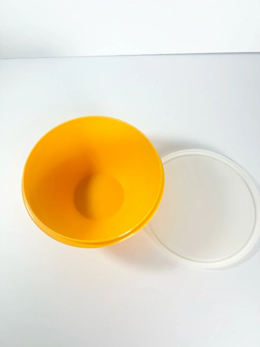 Vintage Tupperware Wonderlier bowl‎ 234-19 with lid yellow-orange